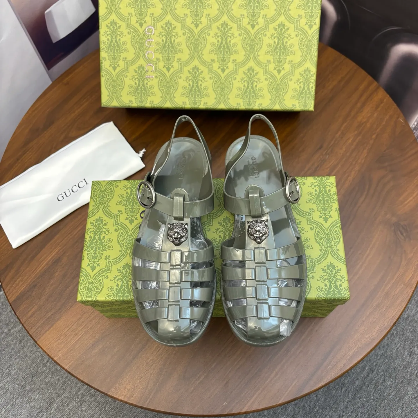 Men's shoes: 260💰[Gucci] sandals, counter quality, top-quality original items, real photos! Original T men's shoes 💰PU material, fine workmanship, comfortable; genuine 1:1 replica Size: 36 ~ 46